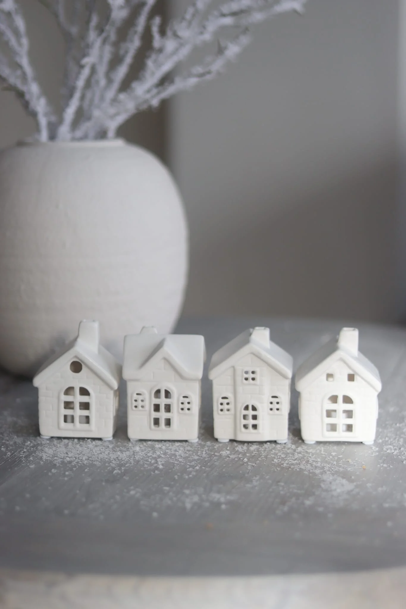 Set Of 4 Mini Ceramic Houses -LED - Image 3