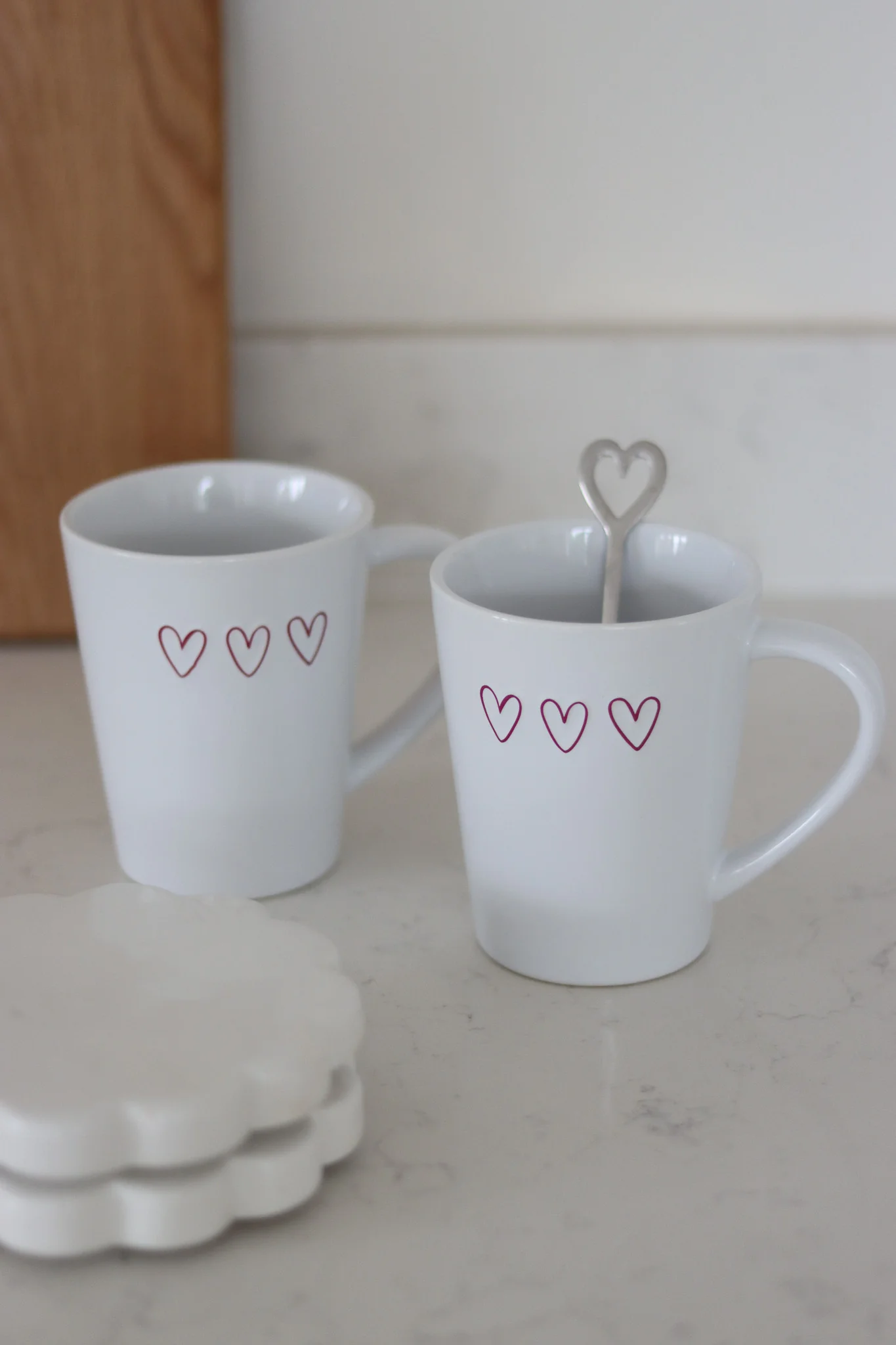 Tall Stoneware Mug Set ā 2 Piece ā 3 Pink Hearts - Image 4