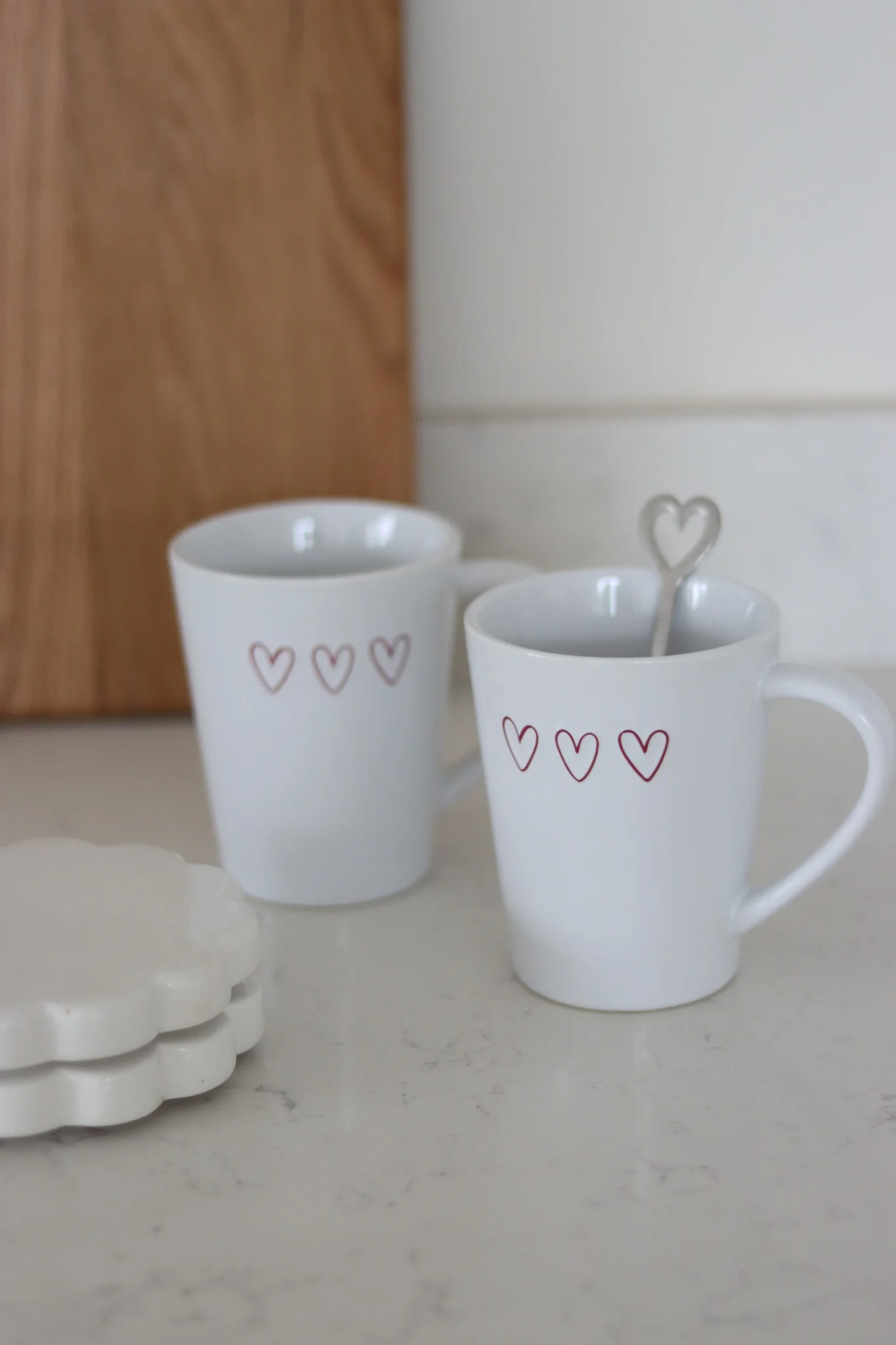 Tall Stoneware Mug Set ā 2 Piece ā 3 Pink Hearts - Image 5