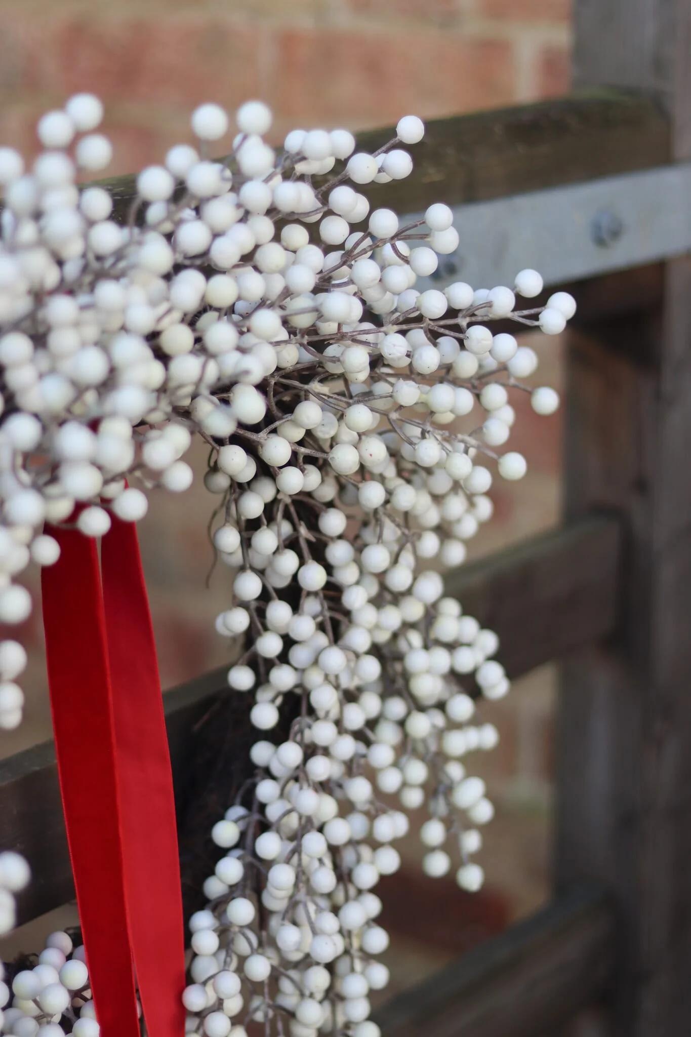Christmas Wreath - White Winter Berries - Image 4